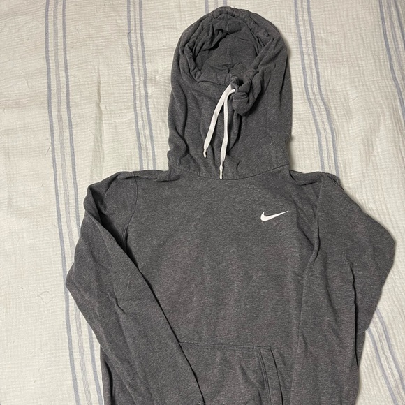 Nike Tops - Nike sweatshirt